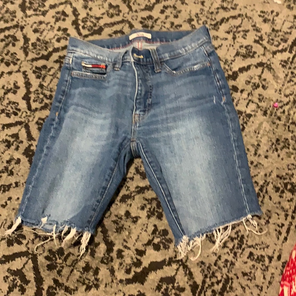 The pocket is like that :) tommy hilfiger bermuda shorts for woman
